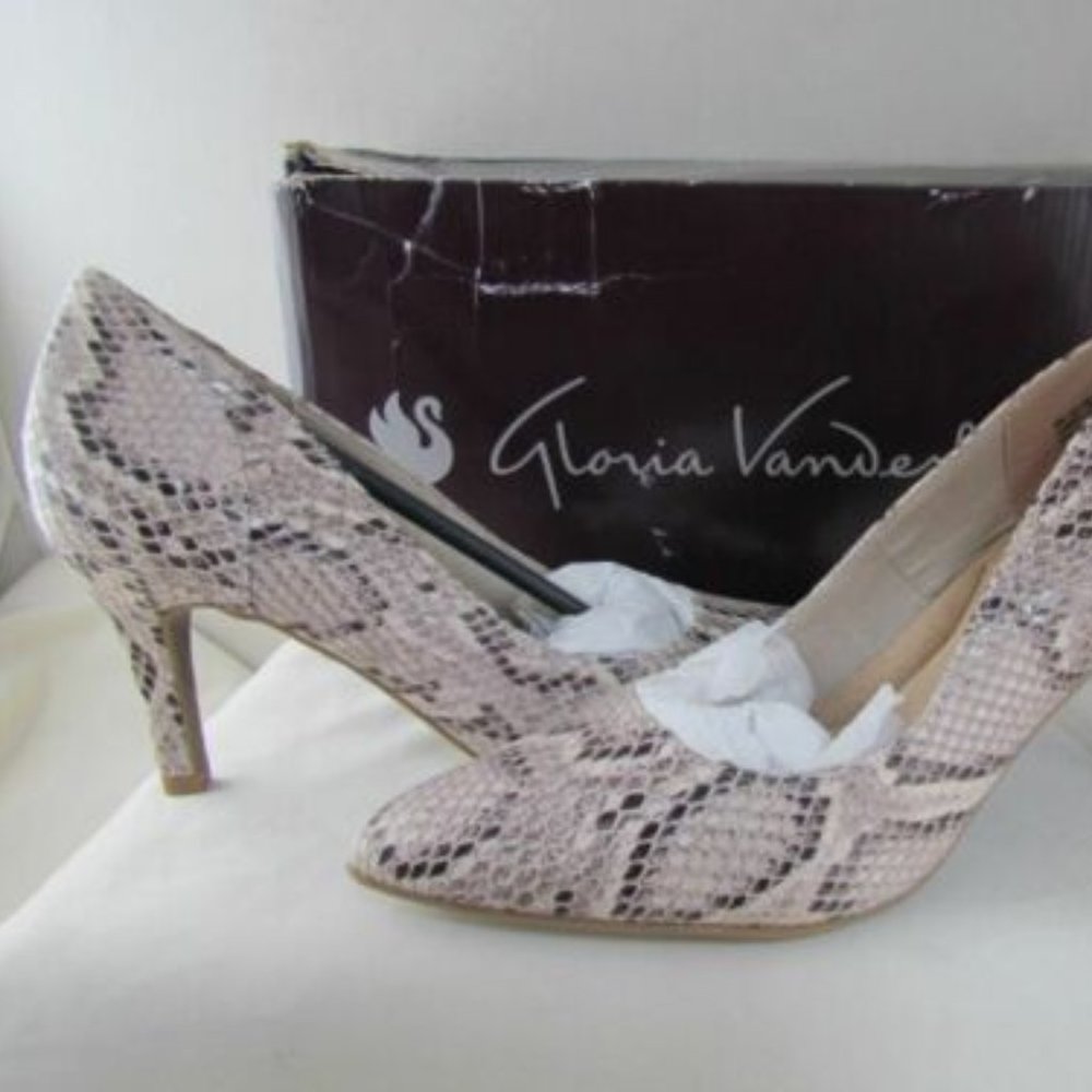 Gloria Vanderbilt Isla Pump Natural Snake  | Color: Black/Tan | Size: 8.5M